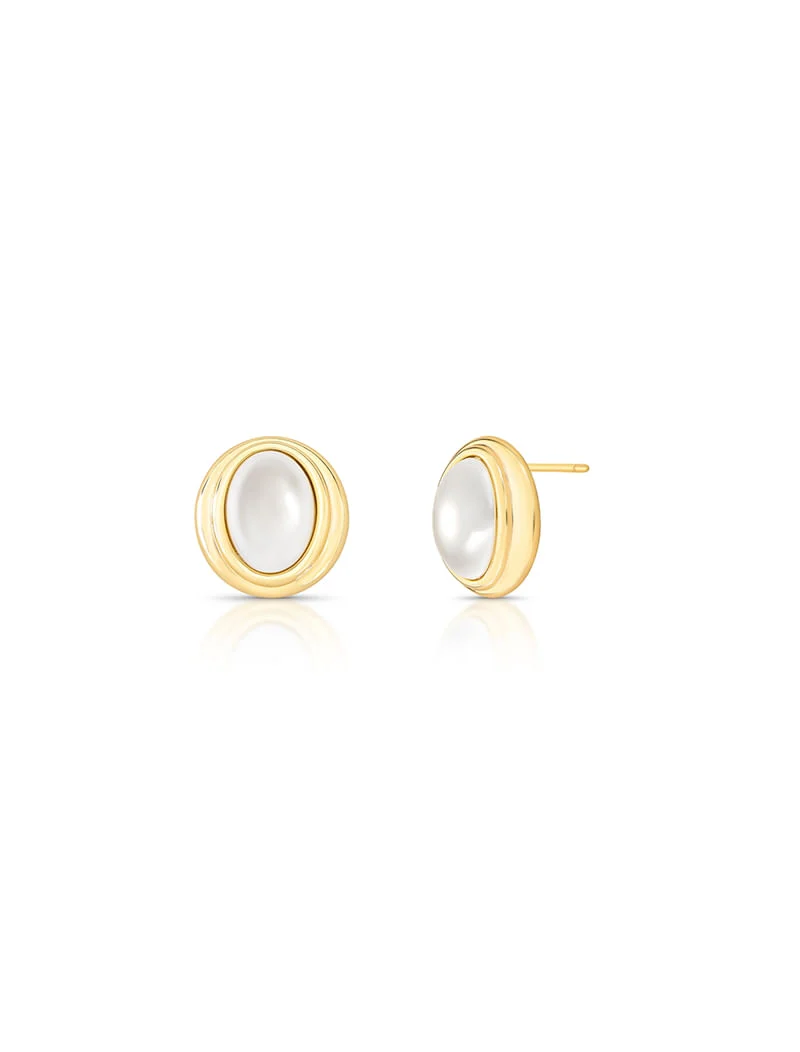 Brinco Fixo Oval Lateral Lisa Banho Ouro 18K Pérola Shell - Image 2