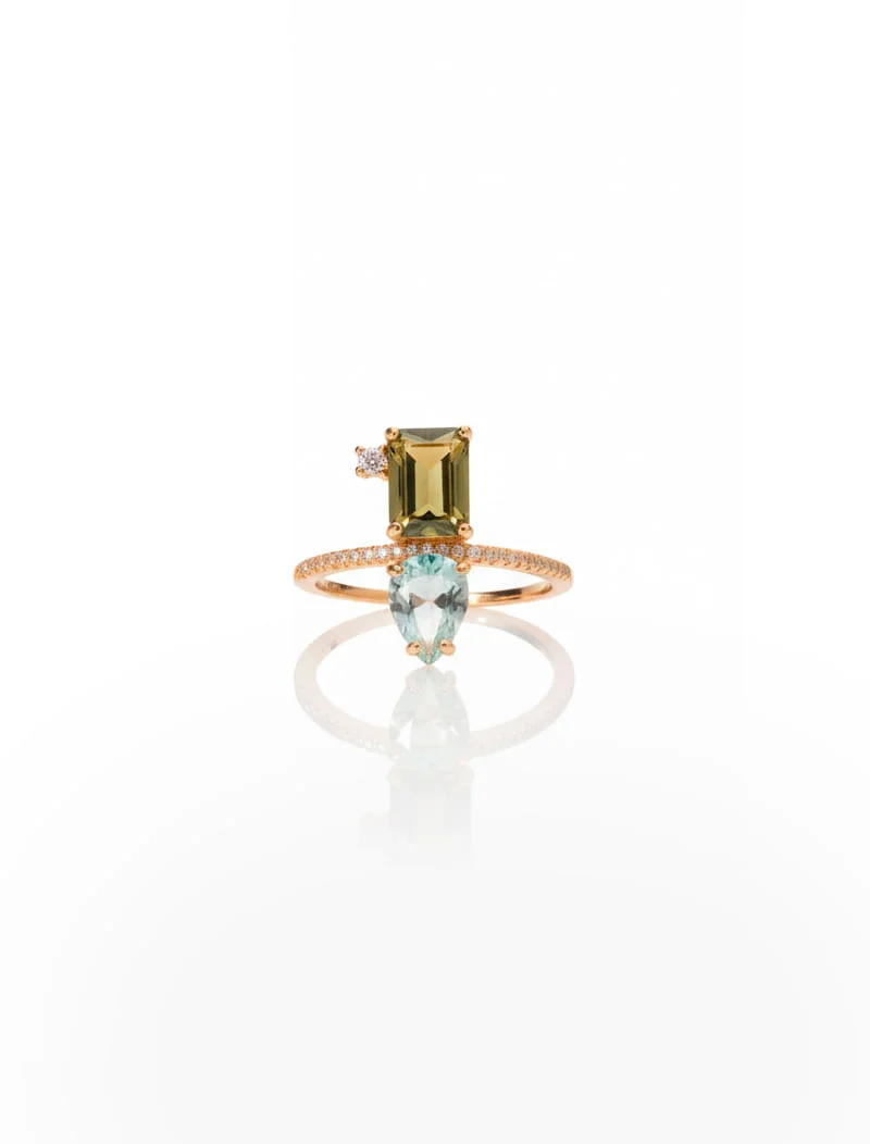Anel Detalhe Cravejado Retângulo Gota Banho Ouro 18K Cristal Zircônia